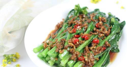 菜心的营养价值及生食可行性剖析（解读菜心中的营养成分，探究其生食的优劣势）