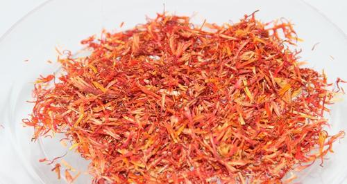 藏红花是多年生植物（探究藏红花的生长特性和药用价值）